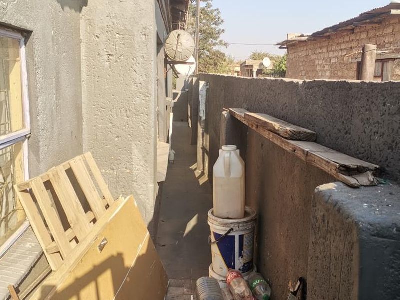 3 bedrooms house for sale in Soshanguve V - Photo 5