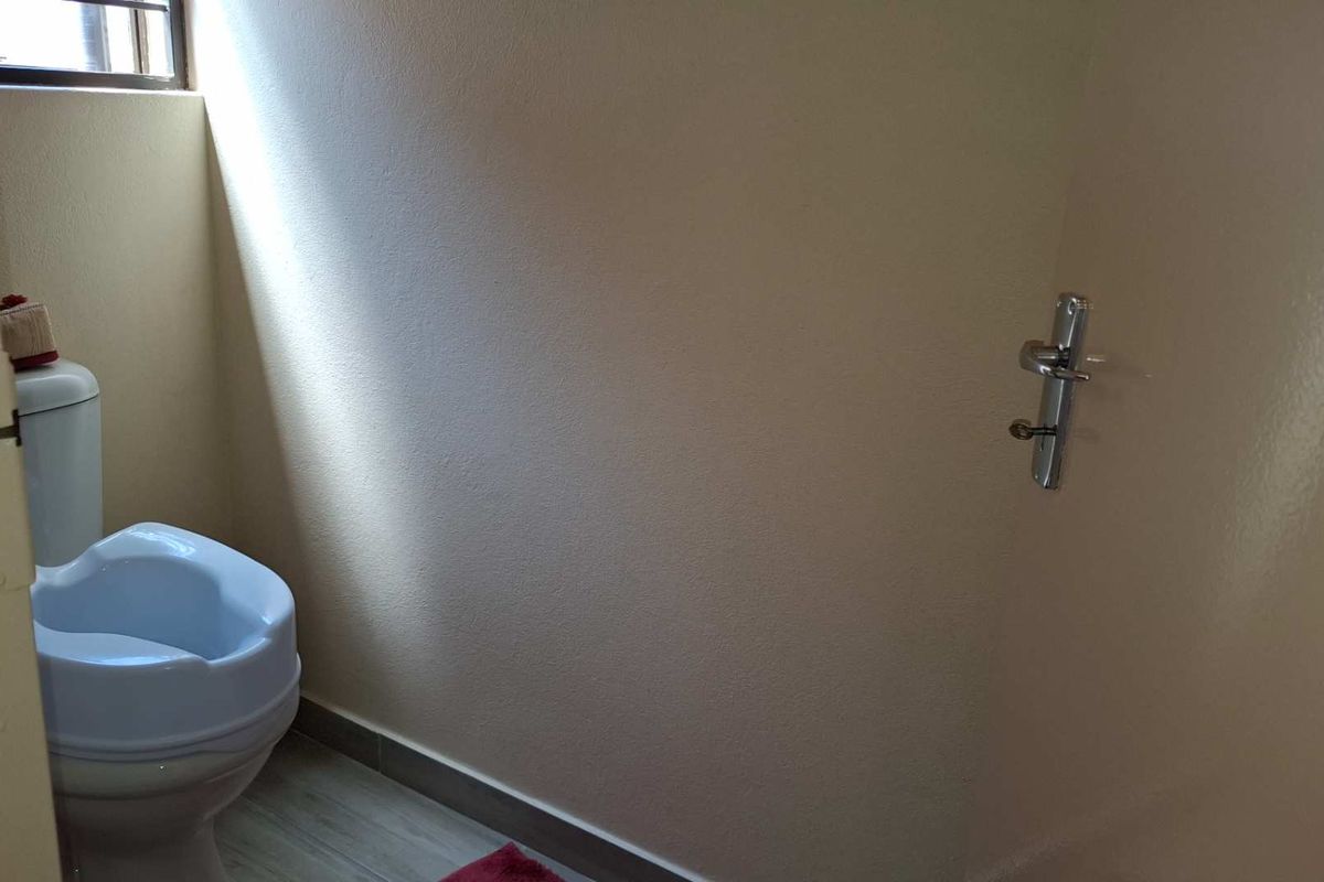 Secure Facebrick Duplex in Small Complex - Photo 4