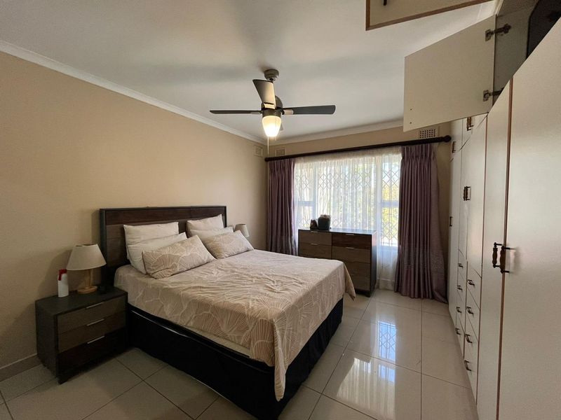 A Sunny Family Home with a pool in The Wolds, Pinetown - Photo 9