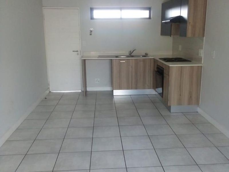 Stunning Two Bedroom In Greenlee - Photo 9