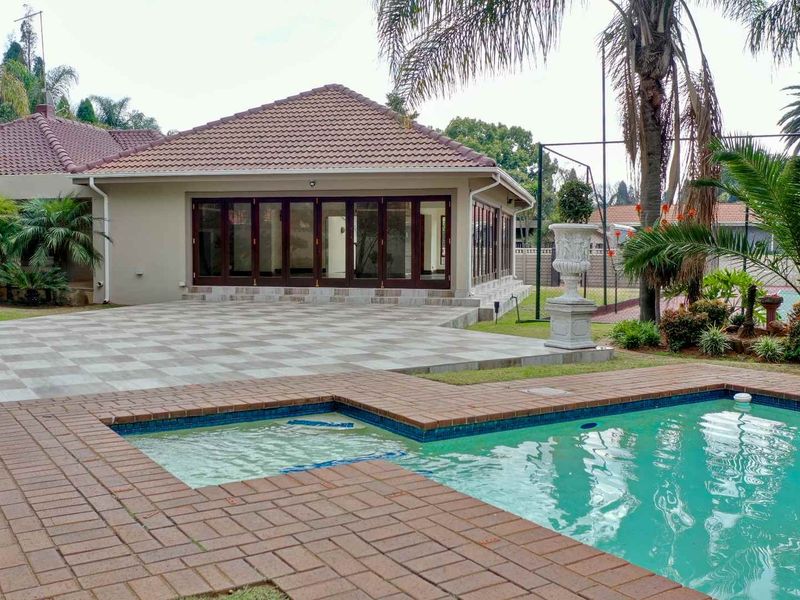 Magnificent Multi-Residence Estate on 3 339sqm – Luxury, Lifestyle & Endless Possibilities in Rynfield Estates - Photo 8