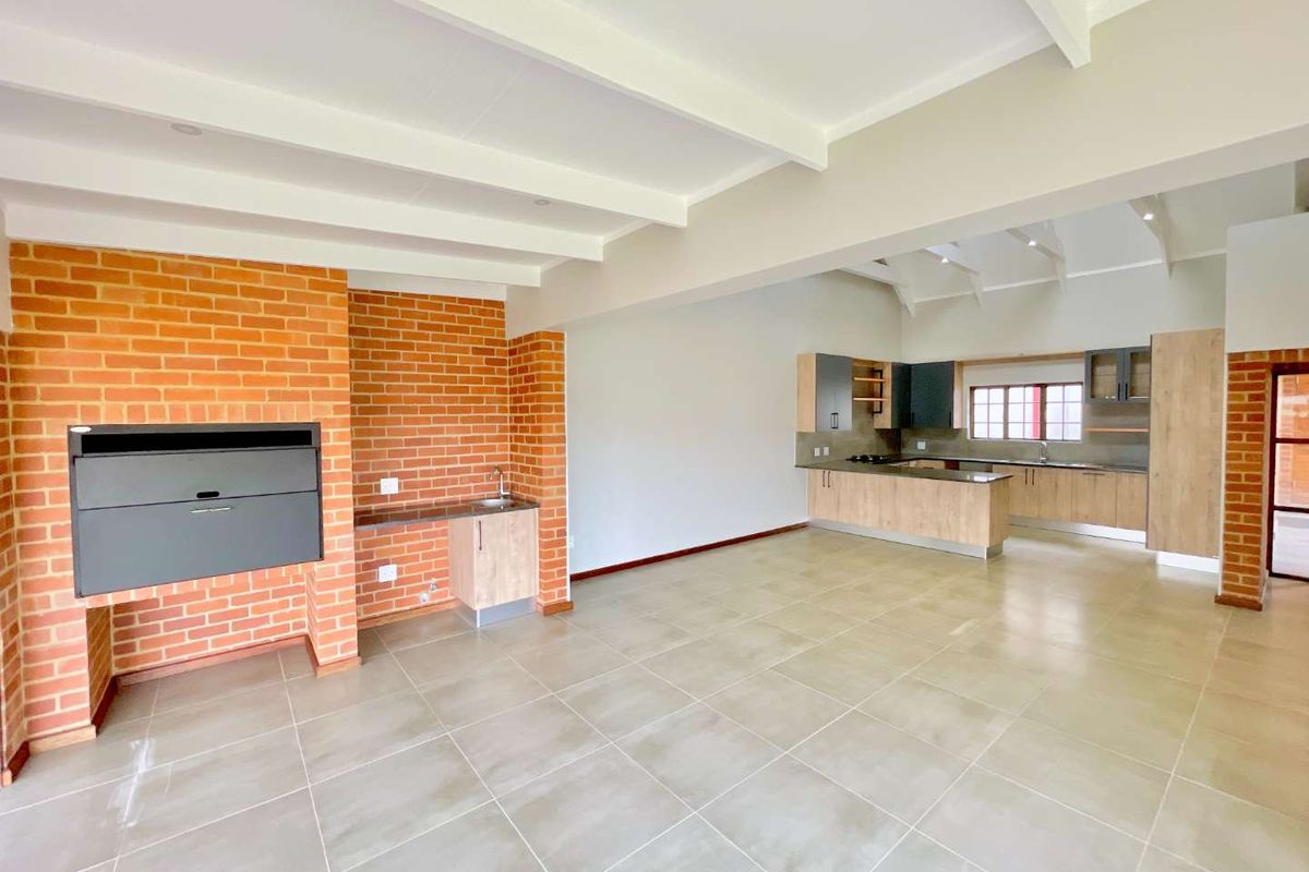 **NEW DEVELOPMENT - 3 Bedroom Townhouses in The Village, Waterlake Farm Estate and Stables – Where Nature Meets Luxury** - Photo 4