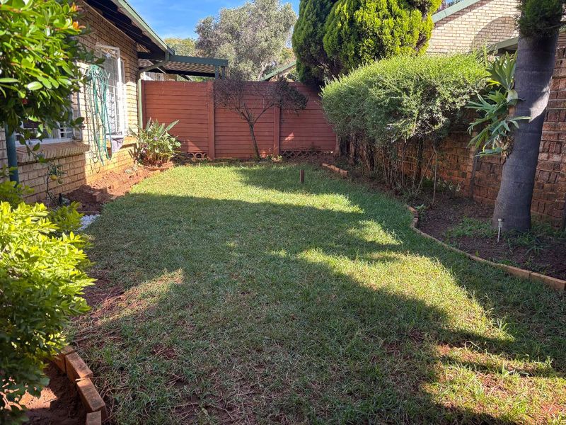 Secure 2 Bedroom Townhouse in Die Wilders For Sale - Photo 10