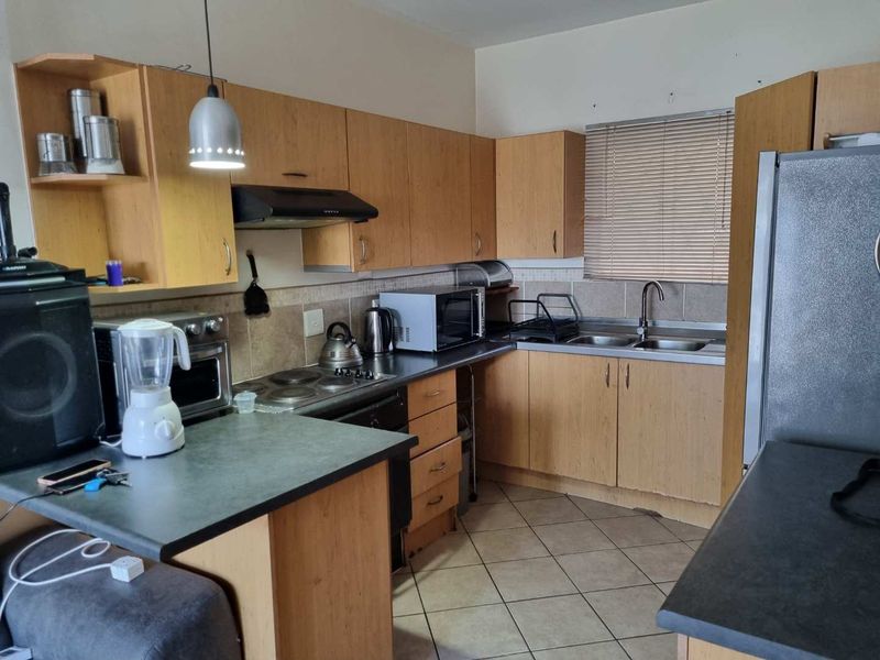 Delightful 2 Bedroom apartment in Kenwick Close  Investment opportunity. - Photo 3