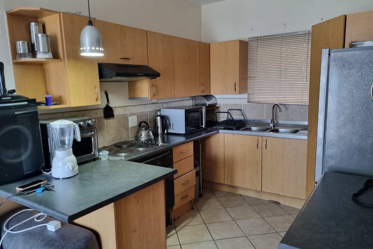 Delightful 2 Bedroom apartment in Kenwick Close  Investment opportunity. - Photo 3