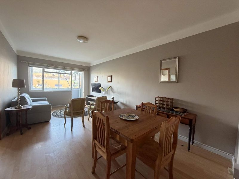 Charming Mouille Point Apartment - Photo 9