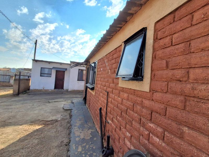 RDP house with 7 outside rooms for sale in Lotus Gardens - Photo 3