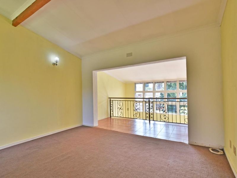 Best Location! - Photo 10