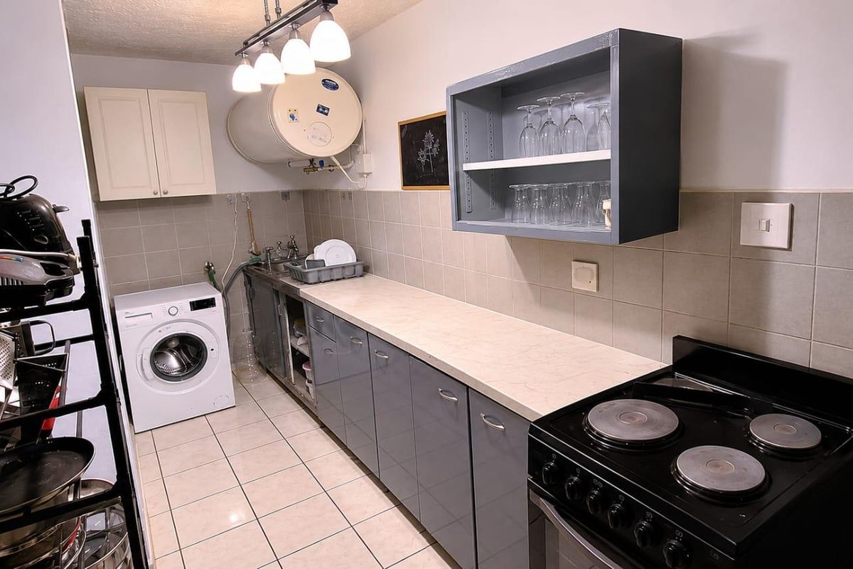 Comfortable 1-Bedroom Apartment in Kilner Park - Photo 2