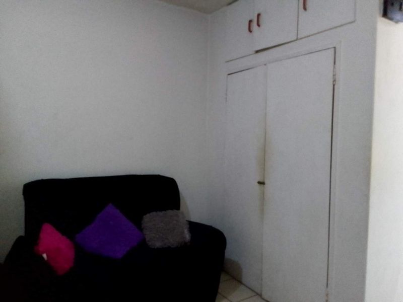 An investor's dream - bachelor apartment in South Beach for sale! - Photo 3