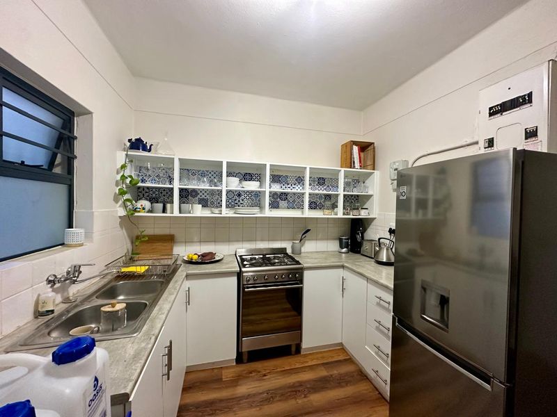 Well-Located 2-Bedroom with Ocean and Mountain Views - Photo 10