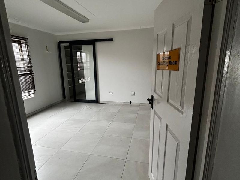 Office building to let near Pathcare, Walvis Bay - Photo 6