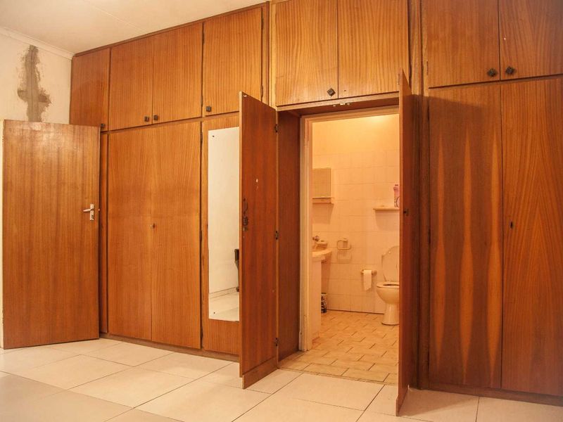 HOUSE FOR SALE - HOCHLAND PARK - Photo 5