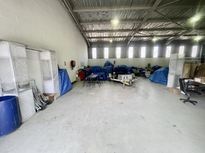 Hendra - 332m2 Industrial Unit To Let | Red Hill | Available 1 April 2026 - Photo 2