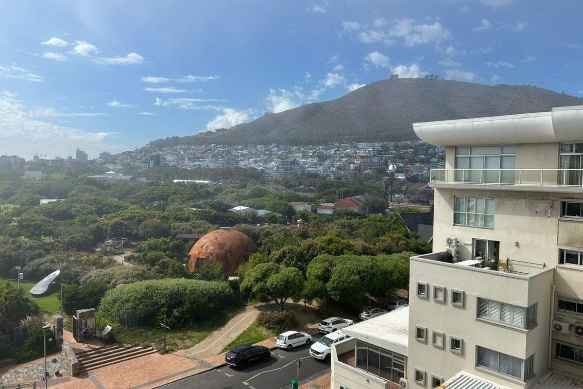 Renovated 1-Bedroom Apartment with Ocean Views & Enclosed Balcony – Retirement Living - Photo 2