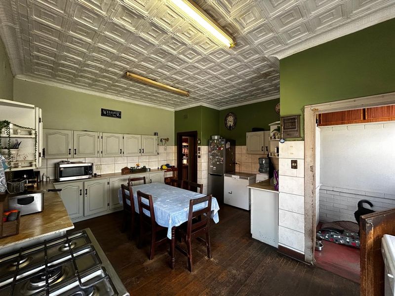 Charming 3-Bedroom Home - Photo 4
