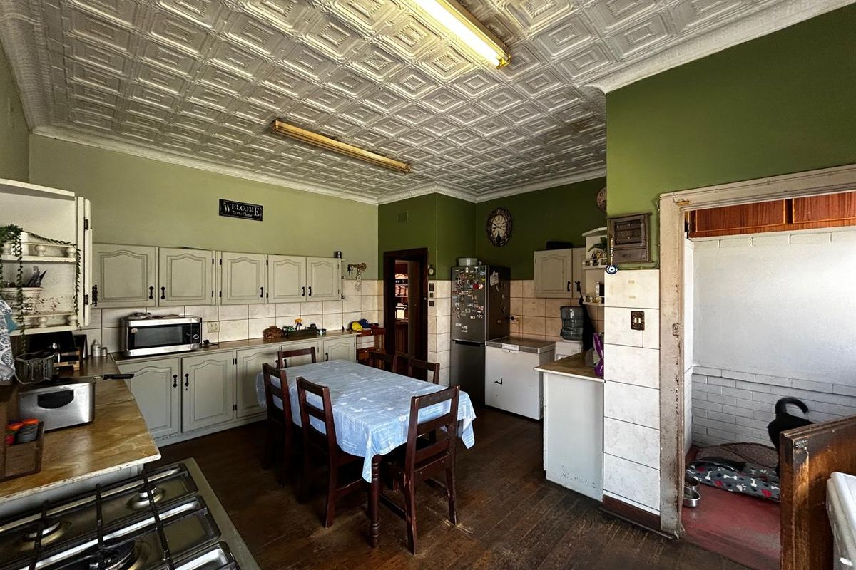 Charming 3-Bedroom Home - Photo 4