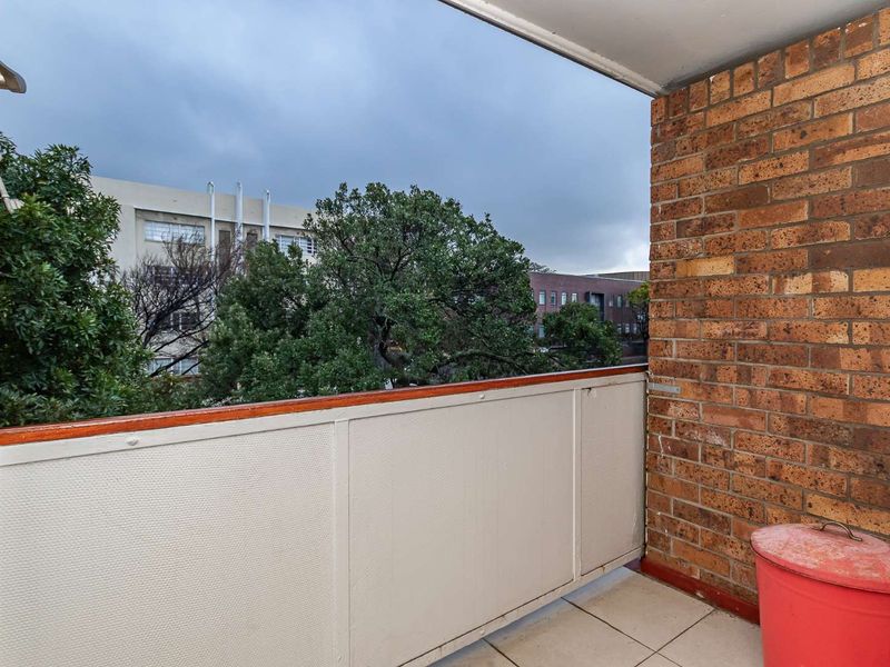 2 Bedroom Apartment in Rosebank - R1,595m - Photo 4