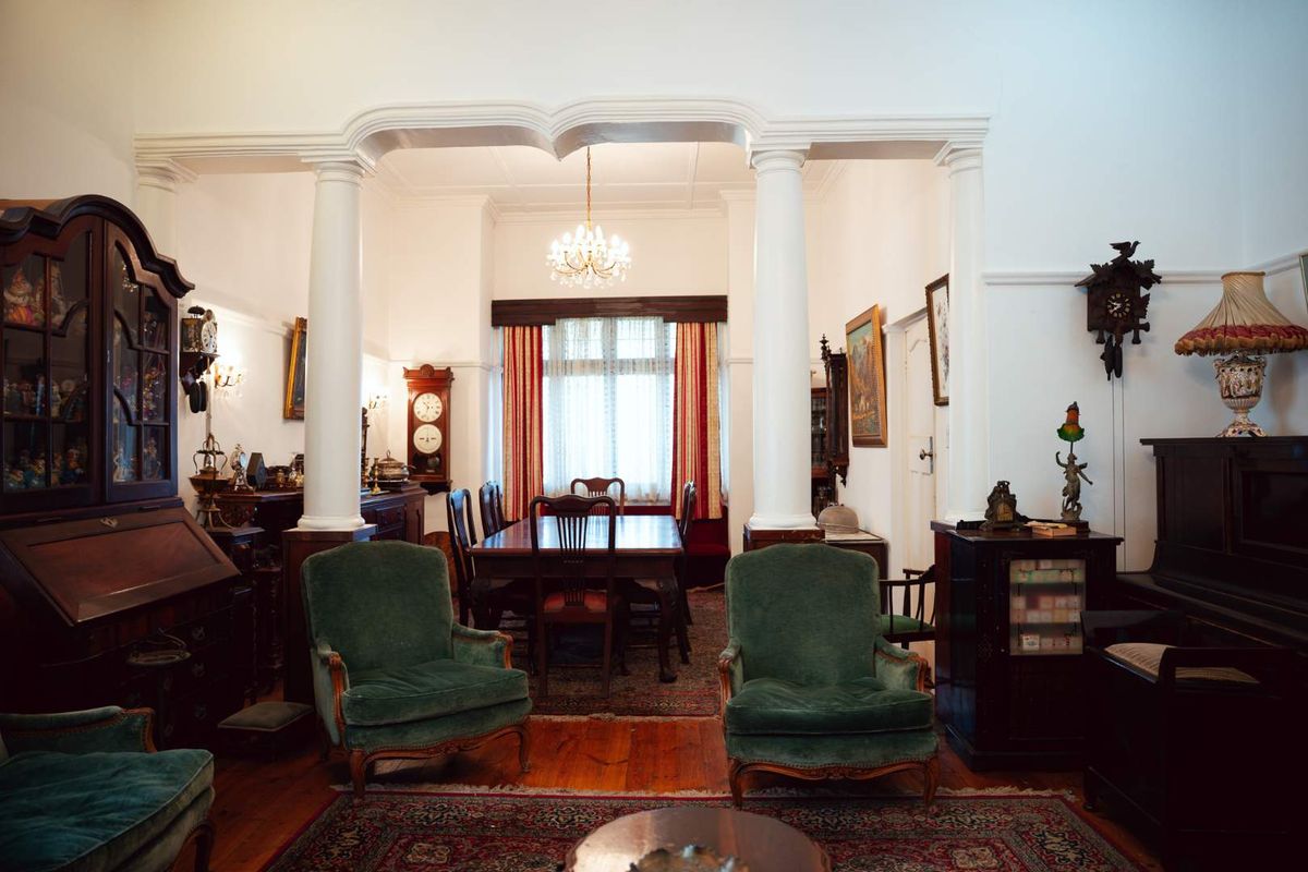 Heritage Charm with Table Mountain & Lion’s Head Views in Vredehoek - Photo 2