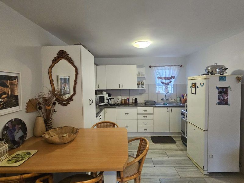 Hartenbos haven: Luxurious townhouse with exceptional features - Photo 6