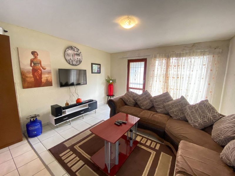 Ground Floor Unit - Photo 6