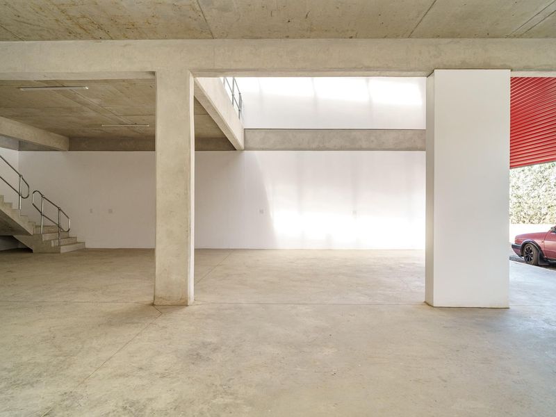 Own a new-build ±285 m2 mini-factory with on-grade roller access, 63A 3-phase, individual metering, 24/7 security and 3 on-site bays. Target occupation Oct 2025 - Photo 7