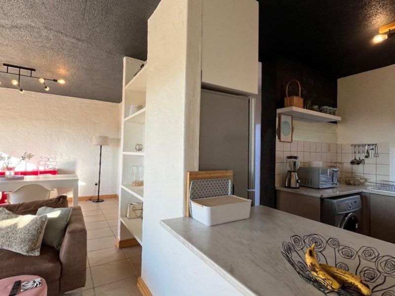Fully Furnished Duplex with Stunning Views – Windhoek West for Rent ! N$ 20 000 pm - Photo 3