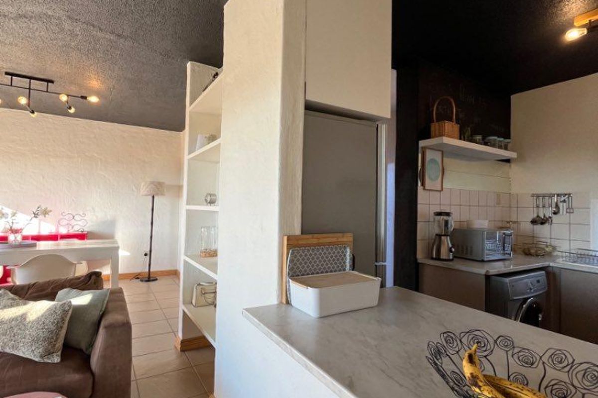 Fully Furnished Duplex with Stunning Views – Windhoek West for Rent ! N$ 20 000 pm - Photo 3