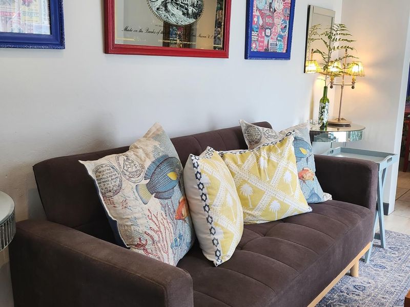 Furnished Studio Cottage in a Quiet, Private Setting - Photo 6