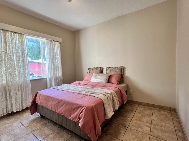 Fully Furnished North Facing Apartment in Secure Windhoek Complex - Photo 10