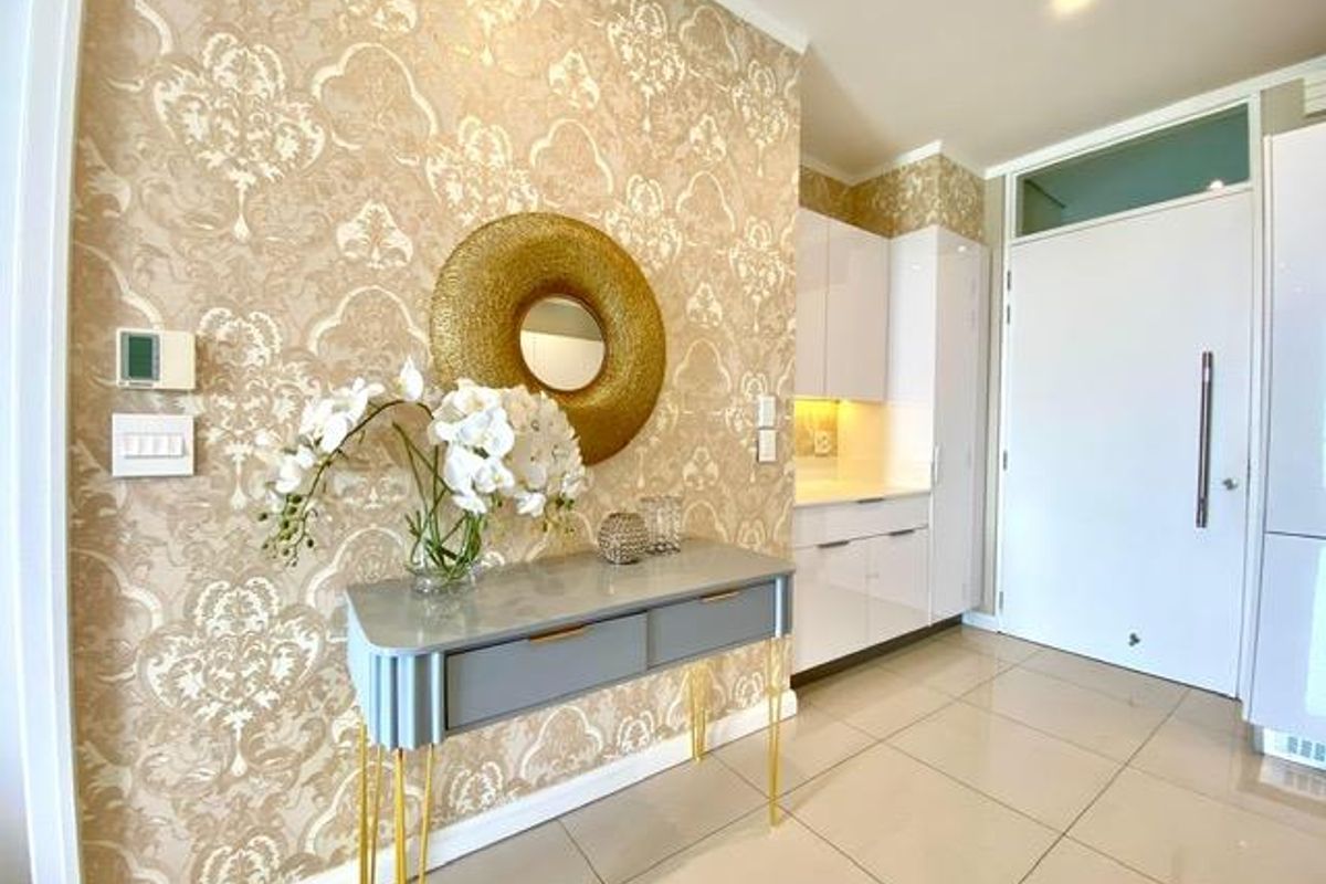FURNISHED ONE BED APARTMENT IN AN EXCLUSIVE BLOCK IN MORNINGSIDE FOR SALE - Photo 2