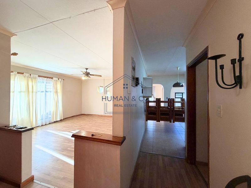 Spacious Family Home on a Large Erf in Meersig - Photo 8