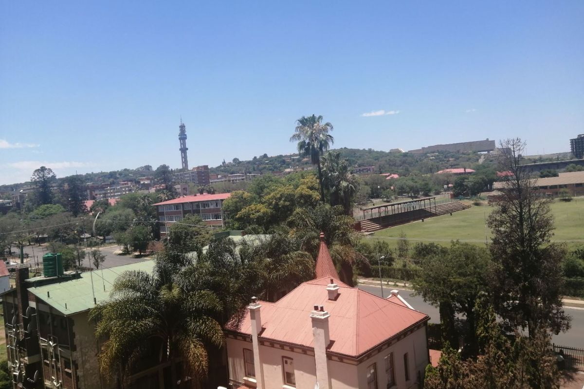 BARGAIN !!!  - 1.5 bedroom apartment in Sunnyside - Photo 3