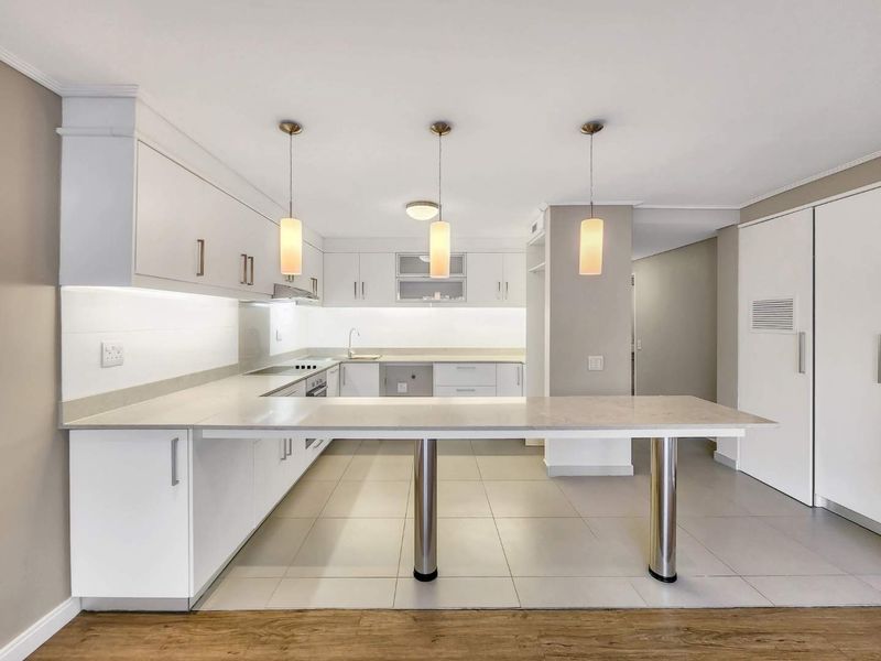 A Rare Find - Two Bedroom Garden Apartment with Mountain Views - Photo 7