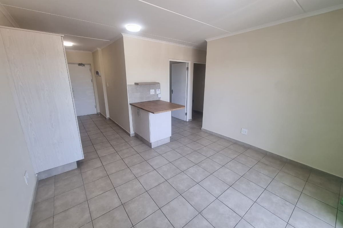 Stunning 3-Bedroom Ground Floor Apartment in Kuilsriver - Only R9,500pm! - Photo 2