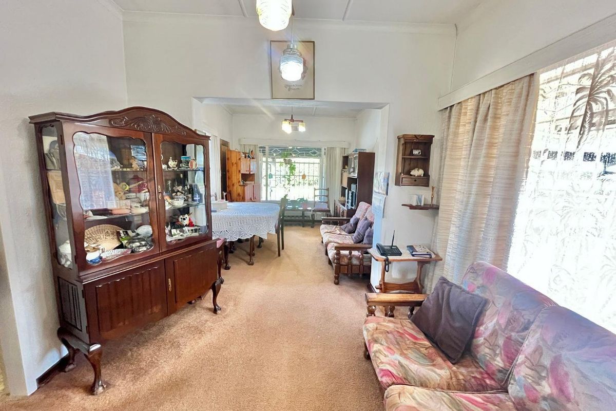 This charming three-bedroom home is ideally situated just a short walk from ElspHigh school - Photo 5