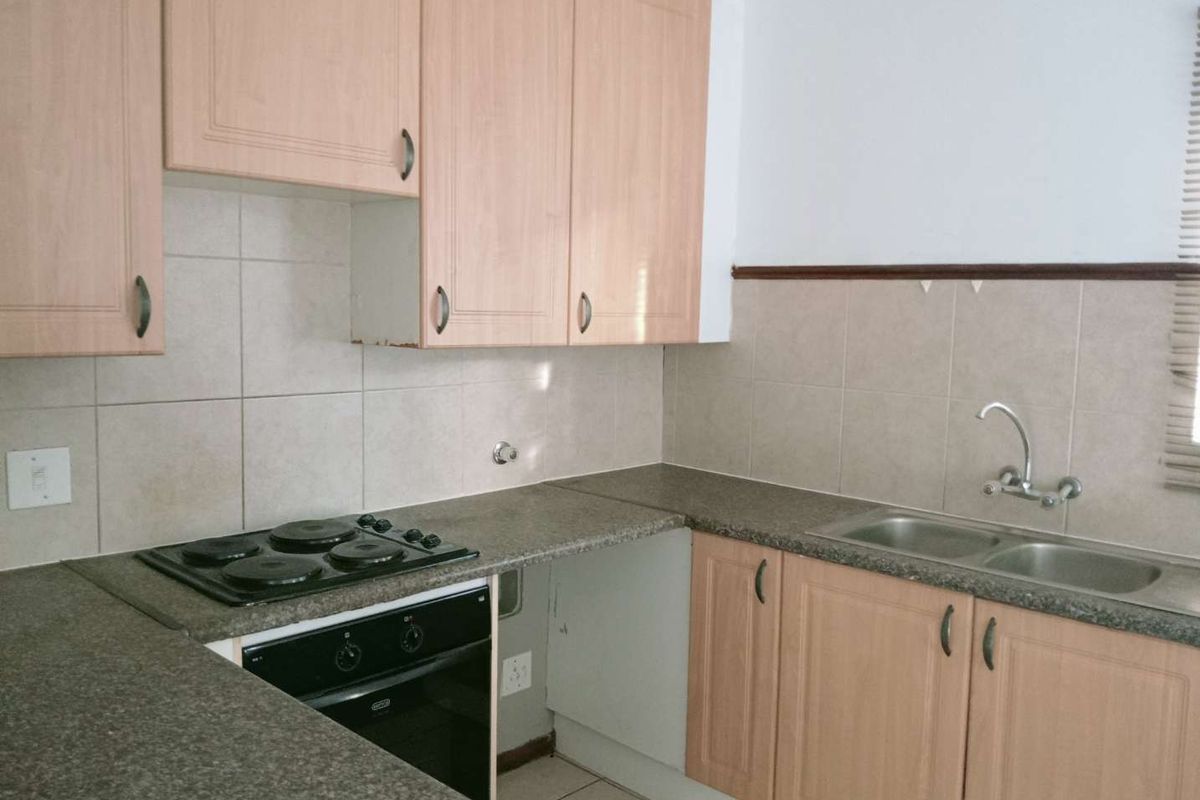 Spacious Top Corner Unit For Sale - Photo 2