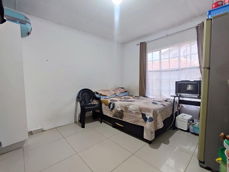 5 Bedroom House for Sale in Cosmo City - Photo 10