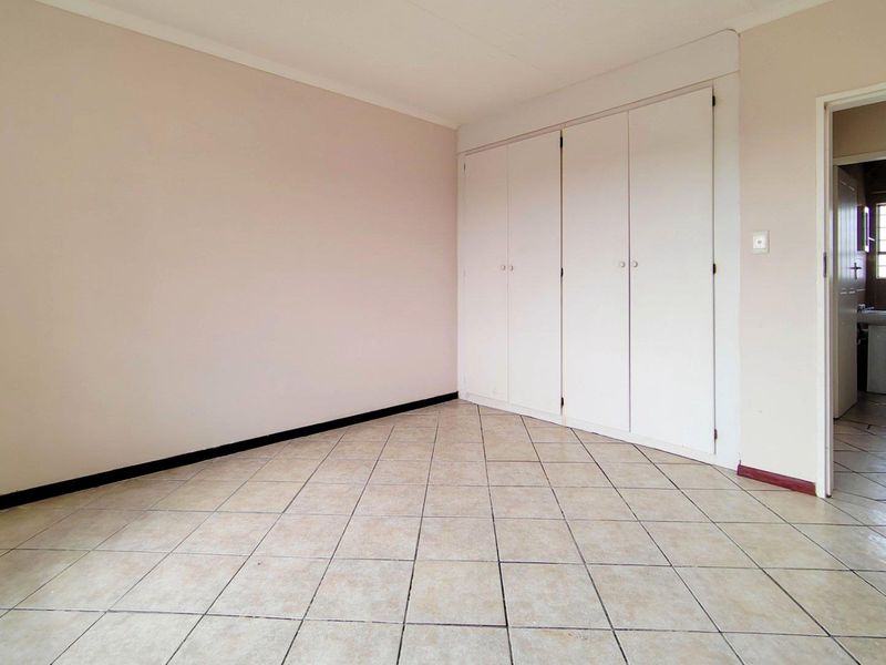 Perfect 2Bedroom Ground Floor Apartment! - Photo 7