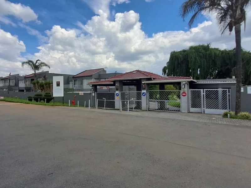 Two bedroom Ground Floor Unit for Sale in Mulberton - Photo 1