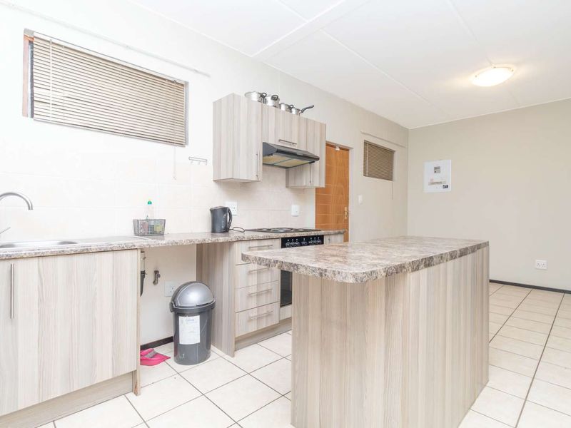 Prime Randpark Ridge: Modern Comfort Meets Convenience! - Photo 5