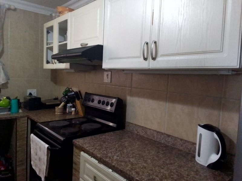 Spacious Apartment in the Heart of South Beach! - Photo 3