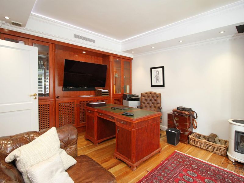 The Hamptons Style Residence In An Exclusive Estate Opposite Steyn City - Photo 4