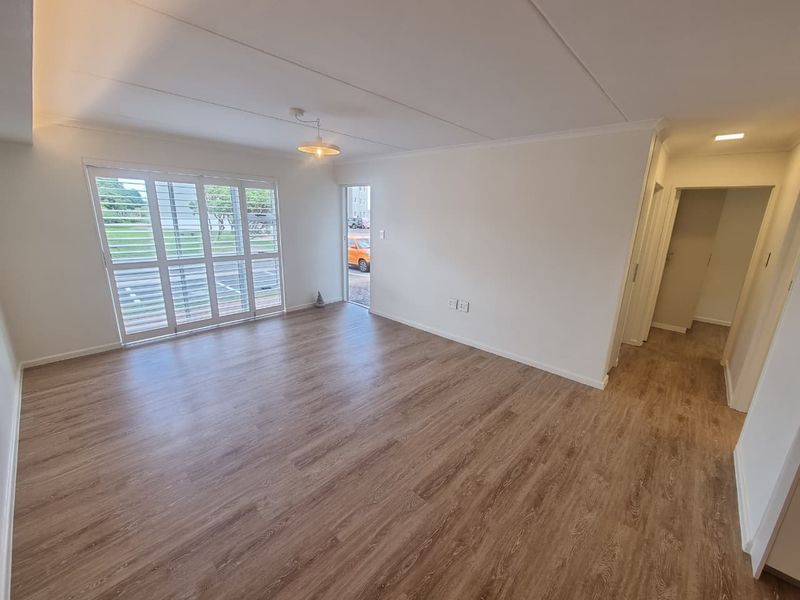 New Renovated Unfurnished 2-Bedroom Ground Floor To Rent in Blaauwbergstrand - Photo 5