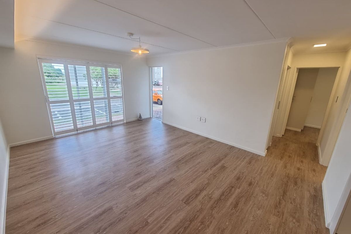 New Renovated Unfurnished 2-Bedroom Ground Floor To Rent in Blaauwbergstrand - Photo 5