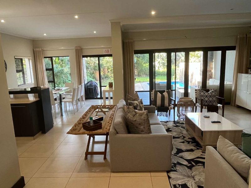 Luxurious 4-Bedroom Modern Duplex Townhouse in Zimbali - Photo 2