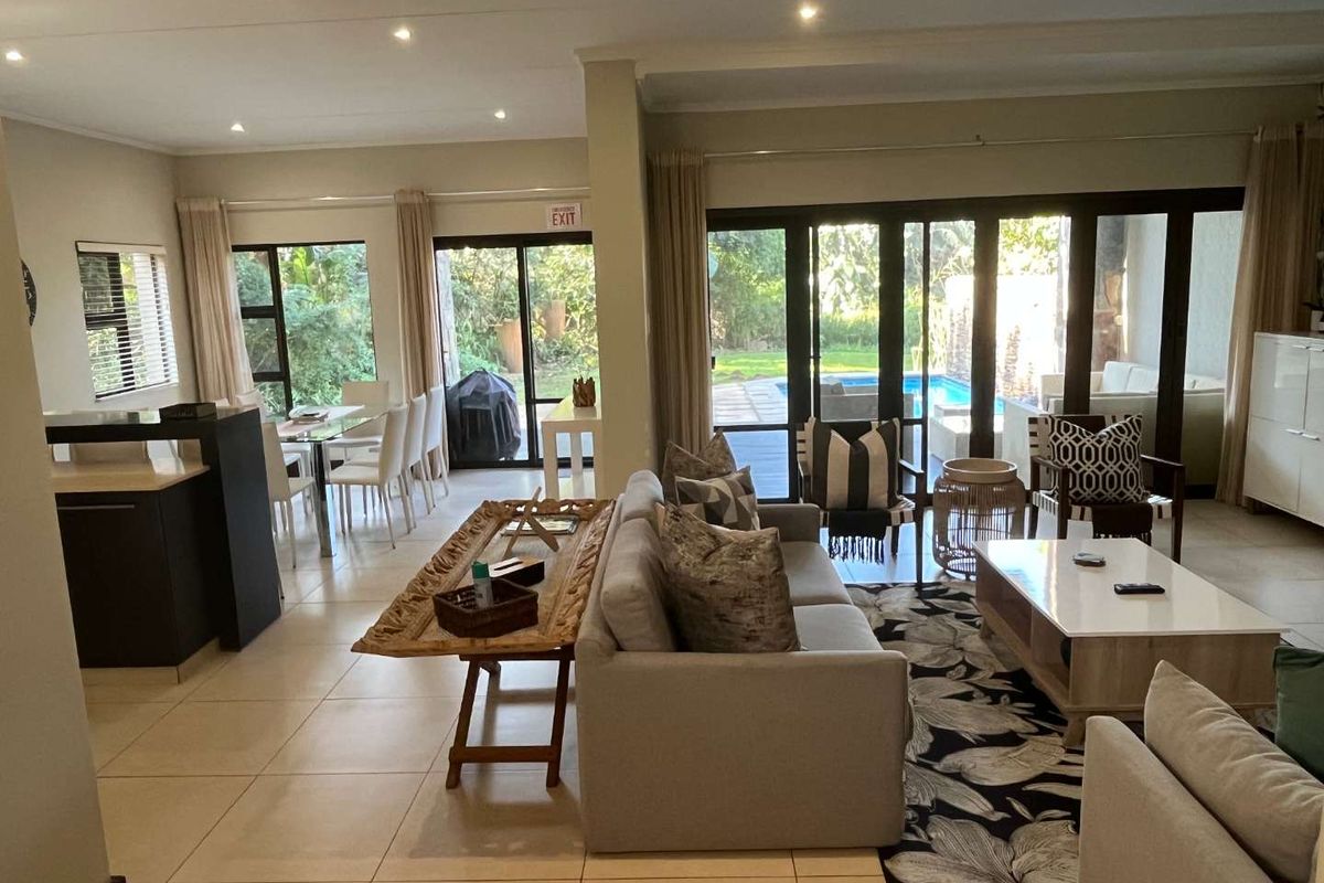 Luxurious 4-Bedroom Modern Duplex Townhouse in Zimbali - Photo 2