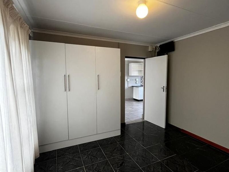 Immaculate 1 Bedroom in Sherwood - Photo 9