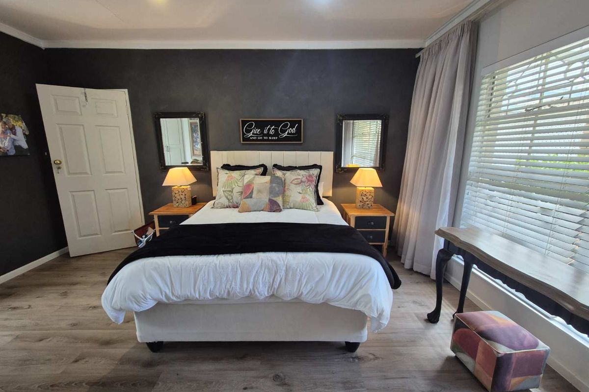 Retire in comfort and sophisticated style - Photo 4