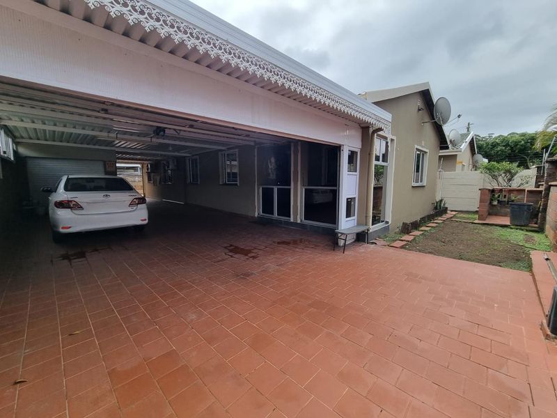 Welcome to Your Dream Family Home in Rainham, Phoenix! - Photo 1